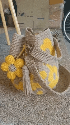 Borsa tote all'uncinetto con fiori, realizzata a mano 🌼✨
