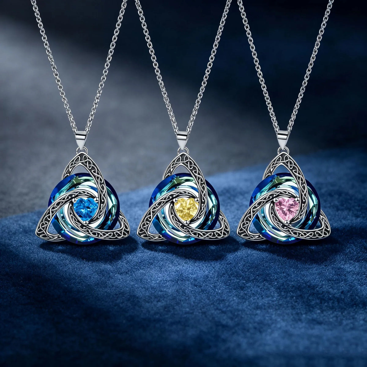 Collana con nodo della Trinità celtico e pietra portafortuna ✨